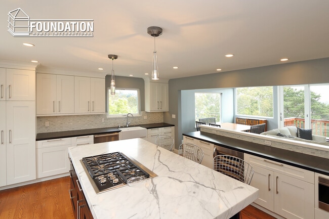 Building Photo - 4BR/3BA Tam Valley Home w/ Pano Views!  So...
