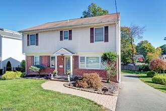 Building Photo - 6 Roscoe Ave Building Photo - 6 Roscoe Ave