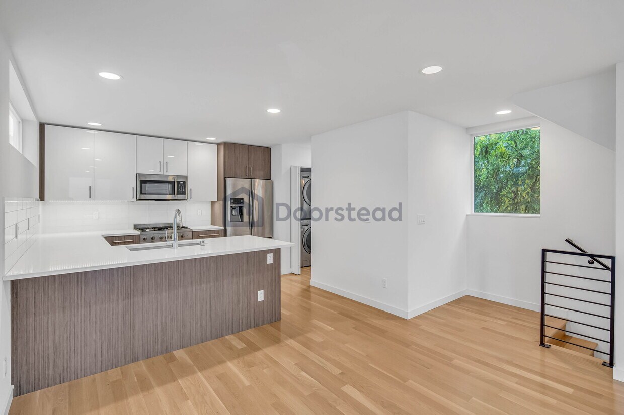Foto principal - 4226 Evanston Ave N