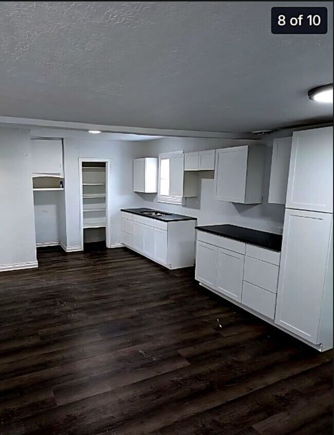 Foto del edificio - 4015 Hartel St