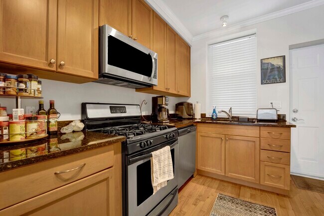 Foto del edificio - 1152 W Cornelia Ave