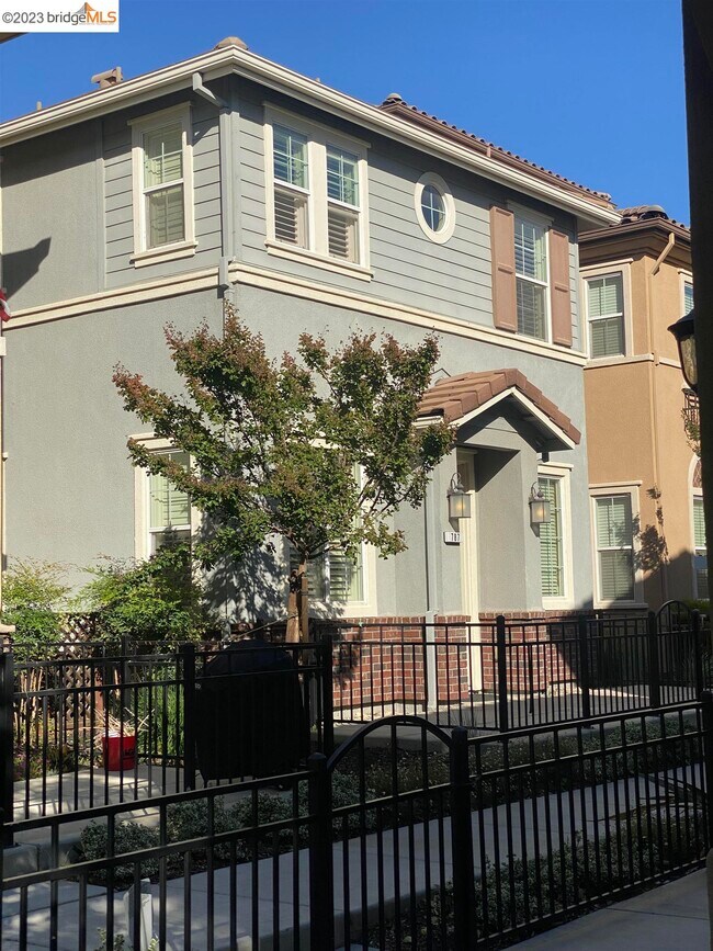 Foto del edificio - 787 King Palm Ln