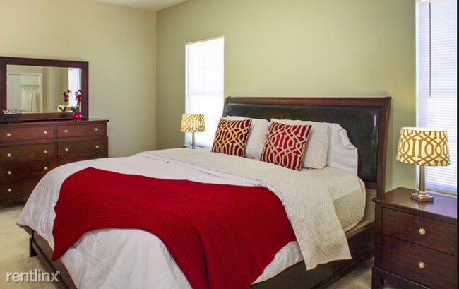 Foto del edificio - 4 br, 3.5 bath Townhome - 6025 GIBSON AVE