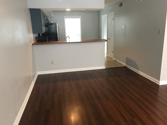 Foto del edificio - 3877 Glencoe Dr