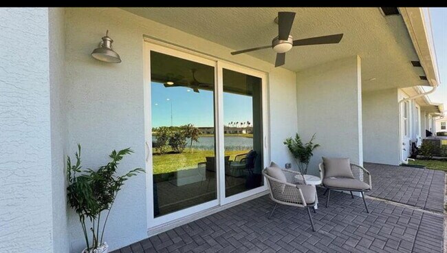 Foto del edificio - 5635 S Drive Cir