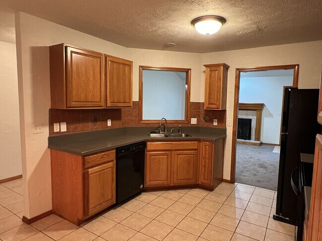 Foto del edificio - Orchard Crest Home with Willard Schools