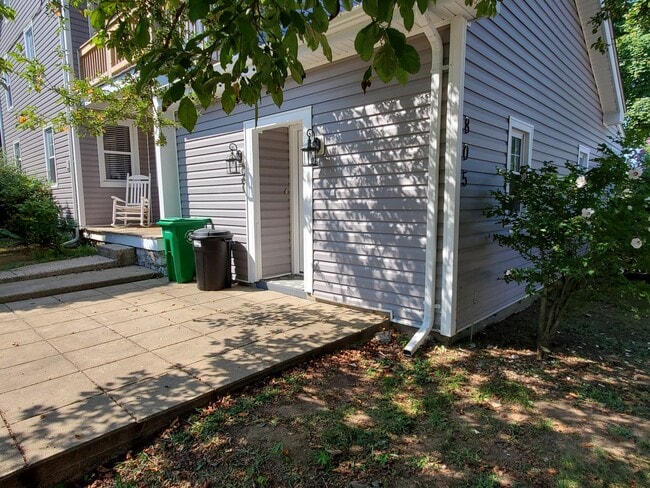 Building Photo - 805 Hamilton St