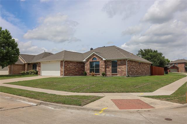 Building Photo - 2101 Oakridge Dr