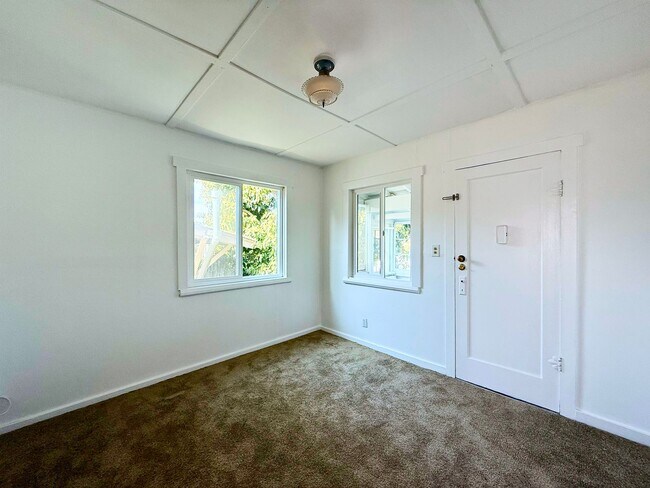 Foto del edificio - Welcome to your beautiful beach cottage, perfectly situated in Ocean Beach!
