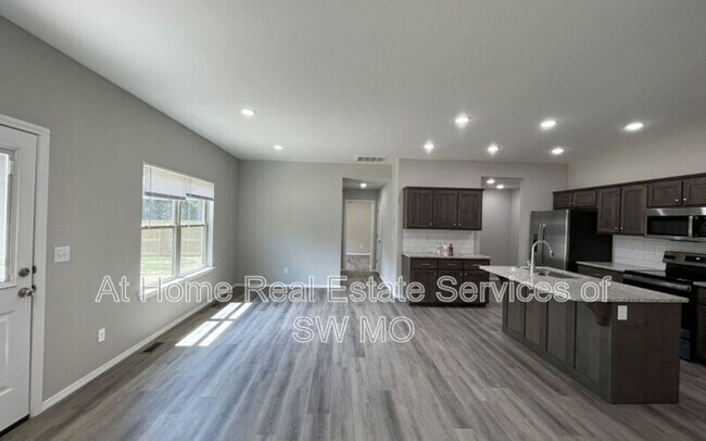 Foto del edificio - 412 E Rosalie St