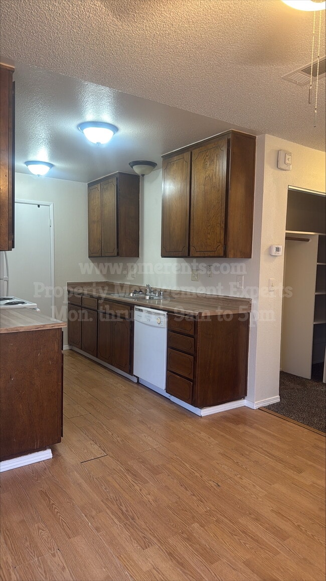 Building Photo - 2652 Burlington Pl