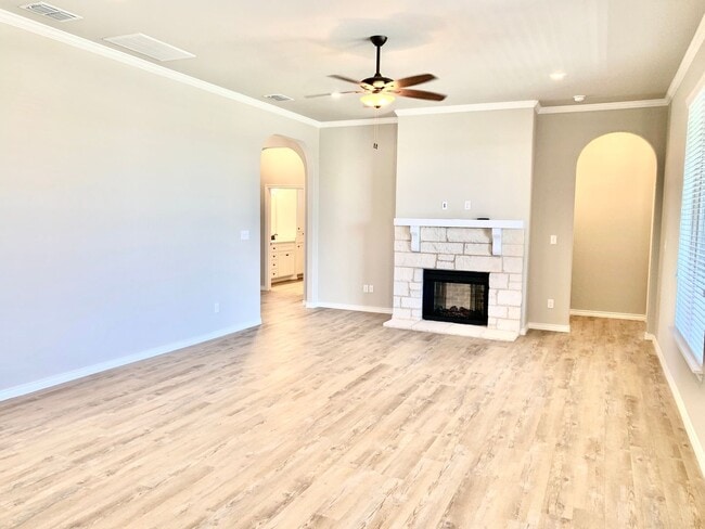 Building Photo - 9609 Hyden Ave