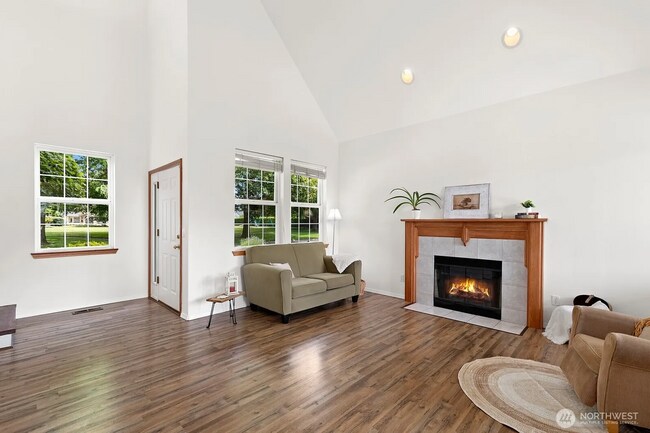 Foto del edificio - 15308 Esther Ave SE