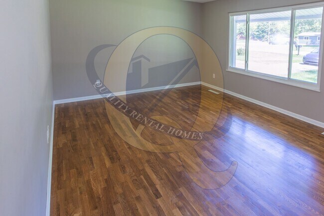 Building Photo - 4227 Swallow Dr