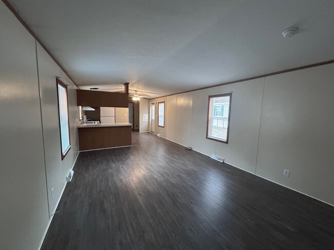 Building Photo - 17 Deer Run Pky