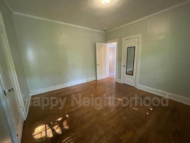 Building Photo - 130 Bradley Ave