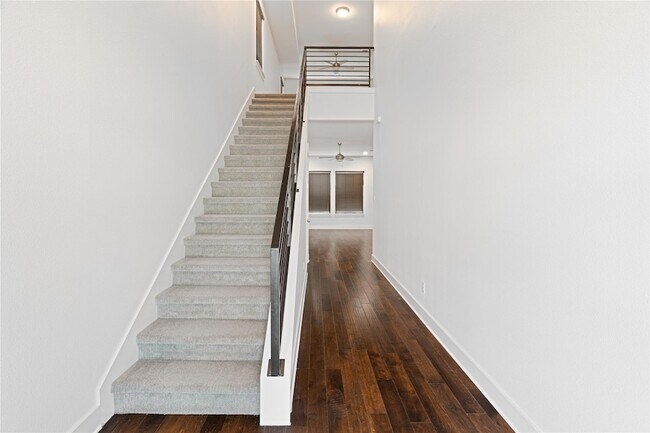 Building Photo - 1241 Summerbrooke Cir