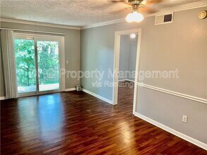 Building Photo - 2805 Northeast Expy