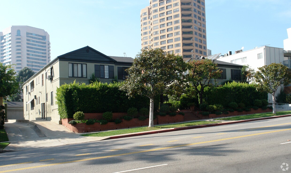 12351241 S Beverly Glen Blvd, Los Angeles, CA 90024 Apartments in