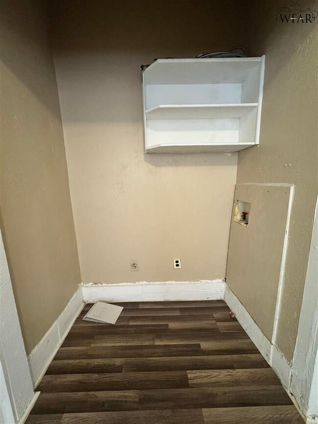 Building Photo - 1205 Austin St