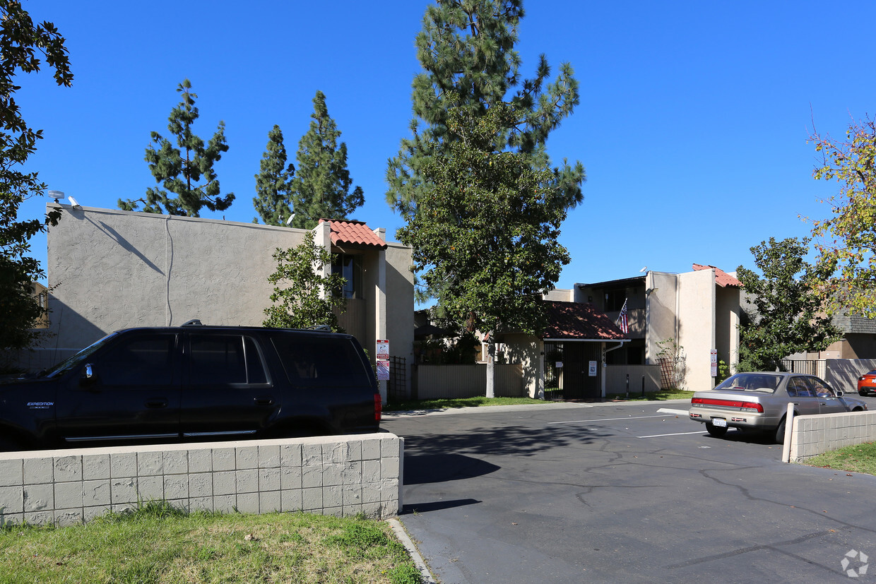 Building Photo - Villa Magnolia Apartments