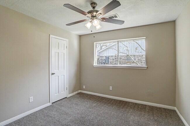 Building Photo - 14403 Roundstone Ln