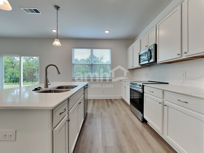 Foto del edificio - 304 Sharpe Ct