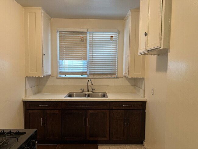 Foto del edificio - 4286 Leimert Blvd