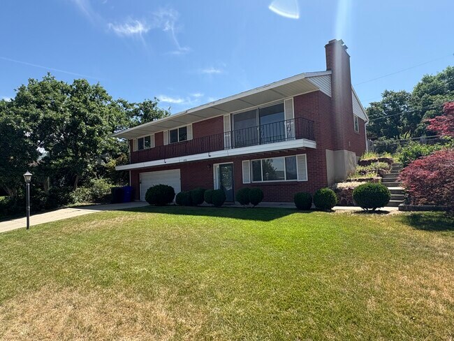 Building Photo - 1833 S Jeri Dr