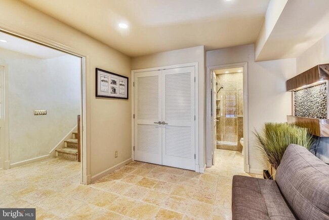 Foto del edificio - 317 S Union St