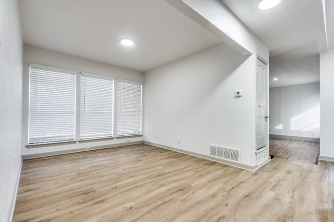 Foto del edificio - 2106 Trellis Pl