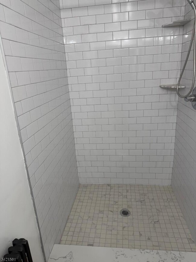 Foto del edificio - 305 Millburn Ave