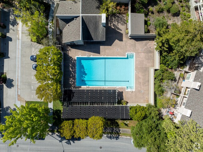 Building Photo - 1687 Bayridge Way