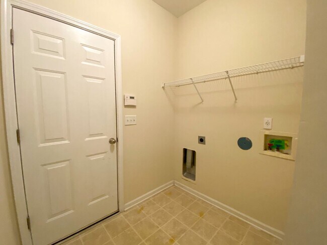 Foto del edificio - 3 bedroom 2.5 bathroom in Harbor Town Memphis