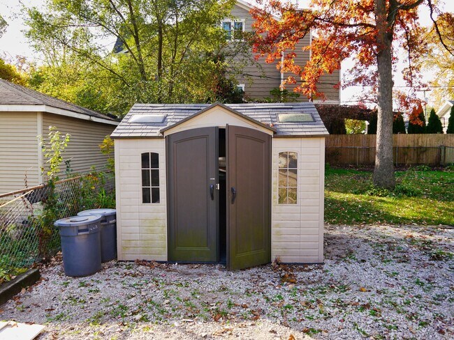 Foto del edificio - 1337 Ogden Ave