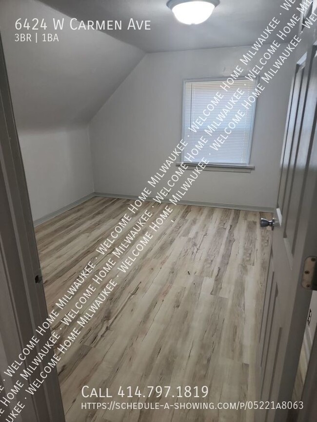 Building Photo - COMING SOON Welcome Home to this Charming ...