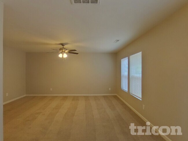 Foto del edificio - 621 Buckskin Rd