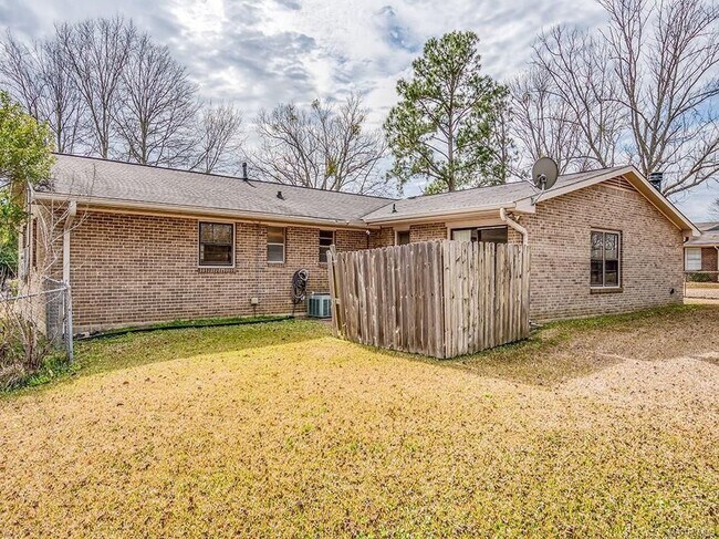 Building Photo - 4219 Vaughn Rd