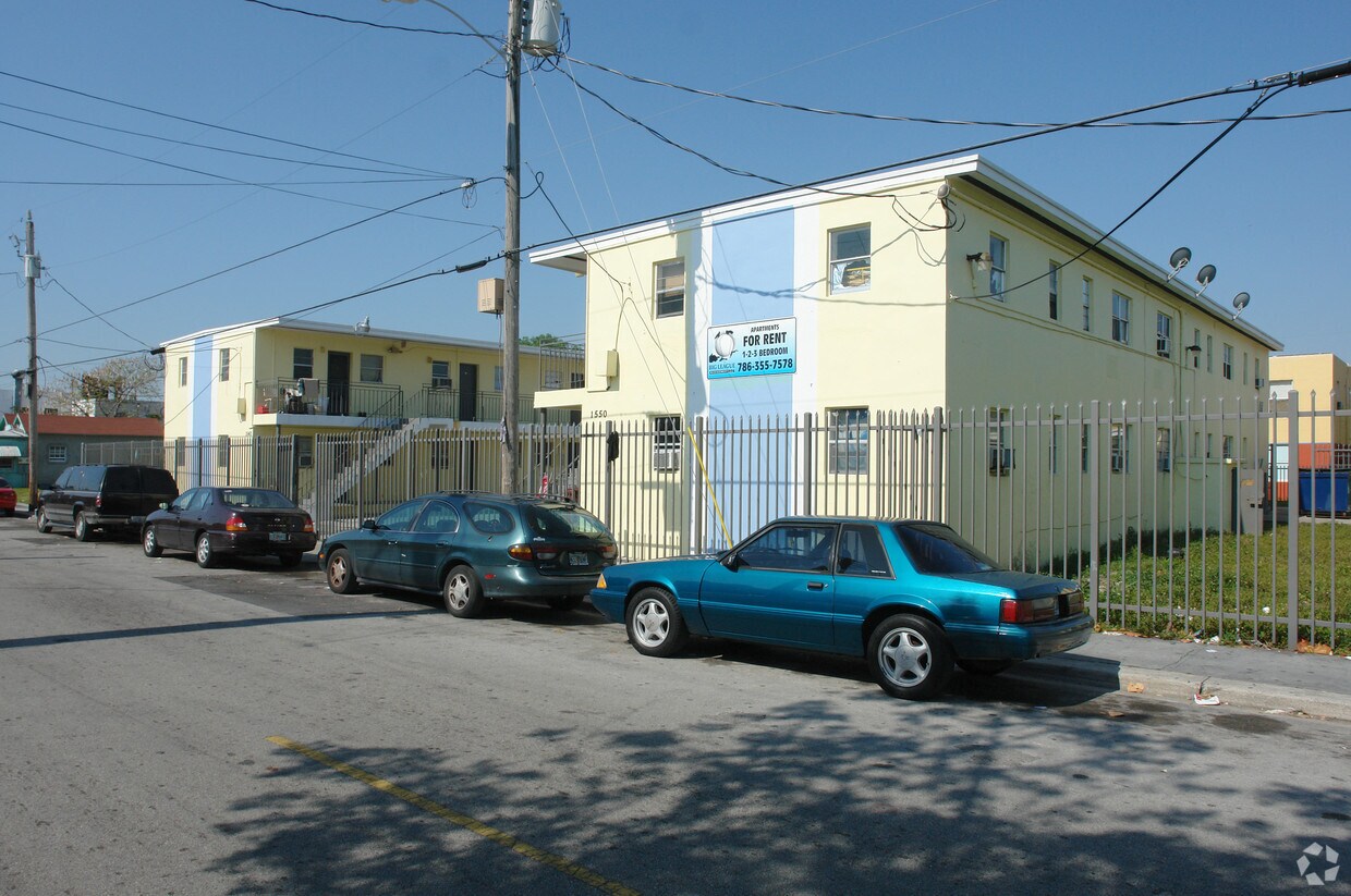 Building Photo - Newly Renovated Community Invigorating Miami's Downtown Urban Core!