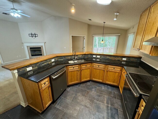 Building Photo - Pensacola - Springdale Forest - 3 bedroom,...