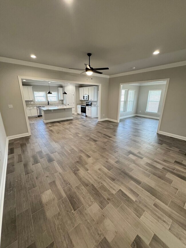 Foto del edificio - Canes Landing!