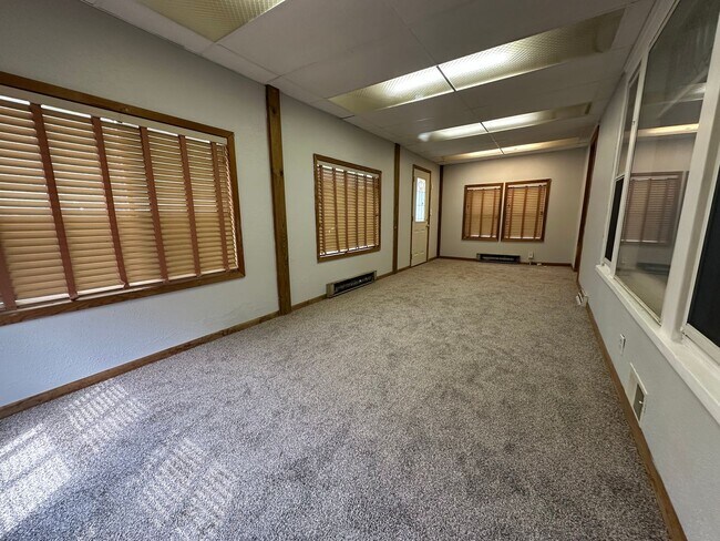 Foto del edificio - Spacious 4 bed, 2 bath home for fent in Wa...