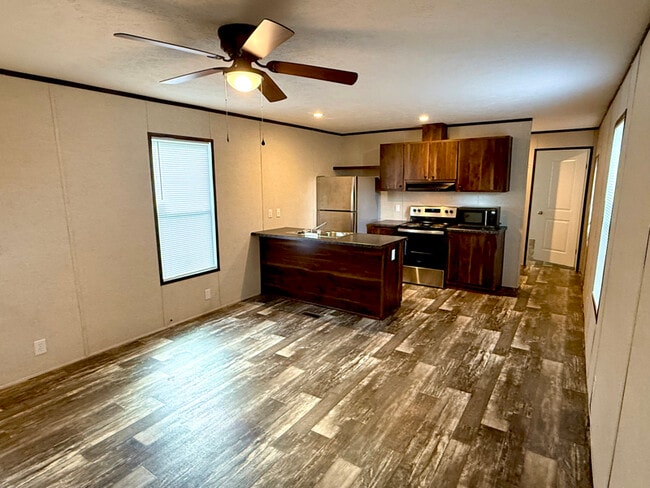 Building Photo - 130 S Blackberry Cir