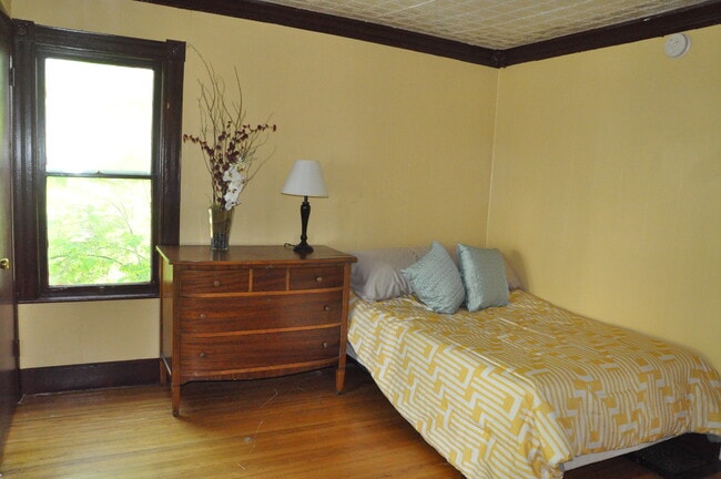 Bedroom 1 view 1 - 707 N Aurora St