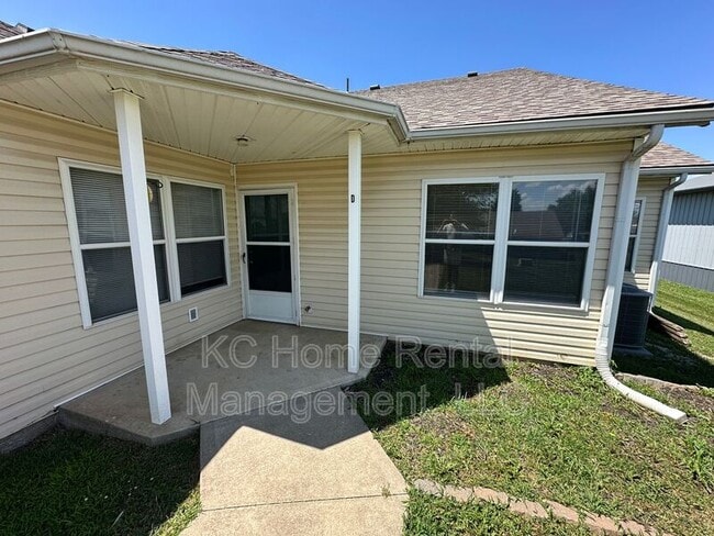 Building Photo - 2126 Highridge Dr