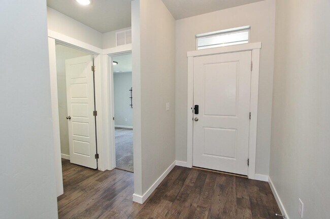 Foto del edificio - 2255 N Blue Marsh Wy