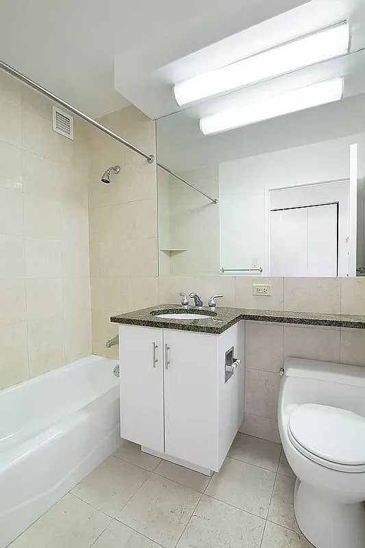 Foto del edificio - 460 W 20th St