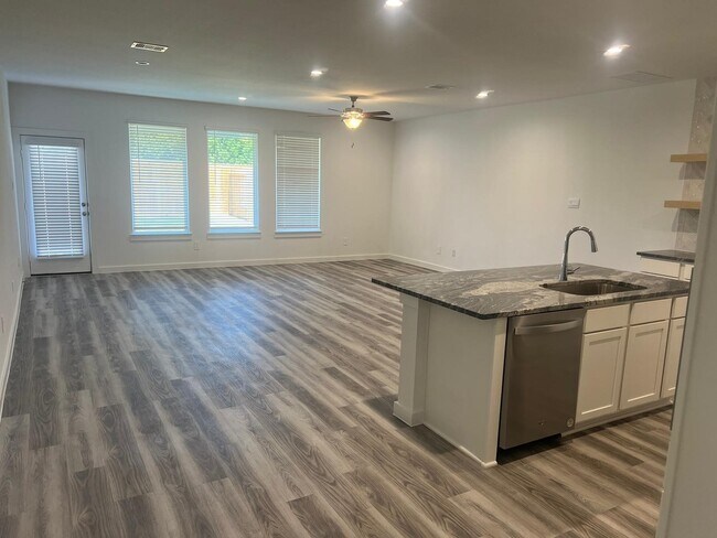 Foto del edificio - 10519 Hadley Pk Trl