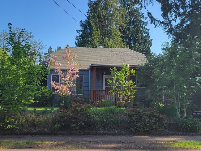 Building Photo - 13220 SW Hazel St