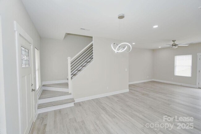 Foto del edificio - 3806 Freedom Dr